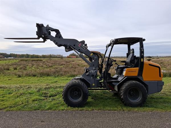 Grote foto giant v6004 t shovel agrarisch shovels