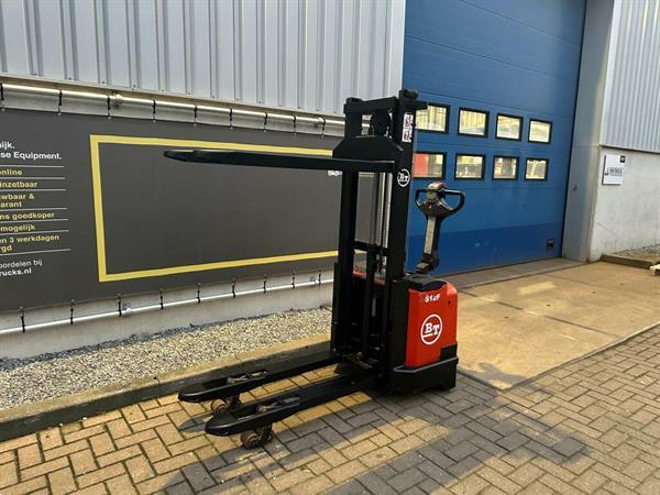 Grote foto vs 22552 elektrische stapelaar bt s12f initi le lift doe het zelf en verbouw hefwerktuigen