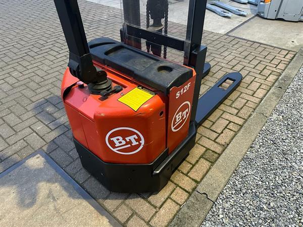 Grote foto vs 22552 elektrische stapelaar bt s12f initi le lift doe het zelf en verbouw hefwerktuigen