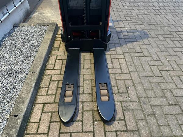 Grote foto vs 22552 elektrische stapelaar bt s12f initi le lift doe het zelf en verbouw hefwerktuigen