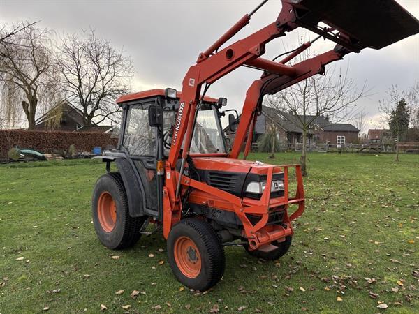 Grote foto kubota l3300 met frontlader agrarisch tractoren