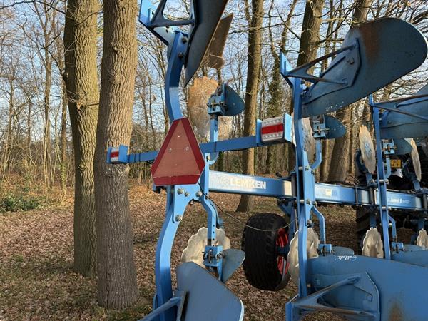 Grote foto lemken jewel 8 5 schaar wentel ploeg agrarisch ploegen