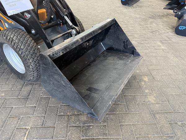 Grote foto giant gs900 skid schranklader demo 2024 10 uur agrarisch shovels