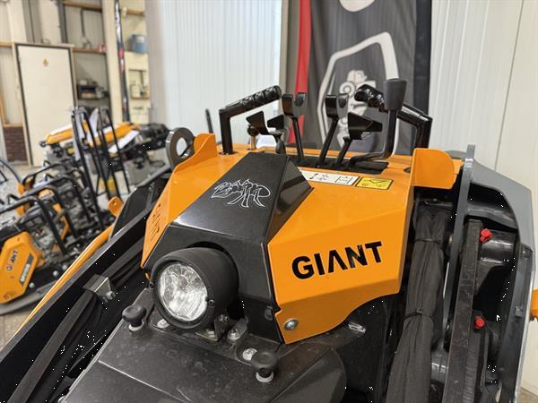 Grote foto giant gs900 skid schranklader demo 2024 10 uur agrarisch shovels