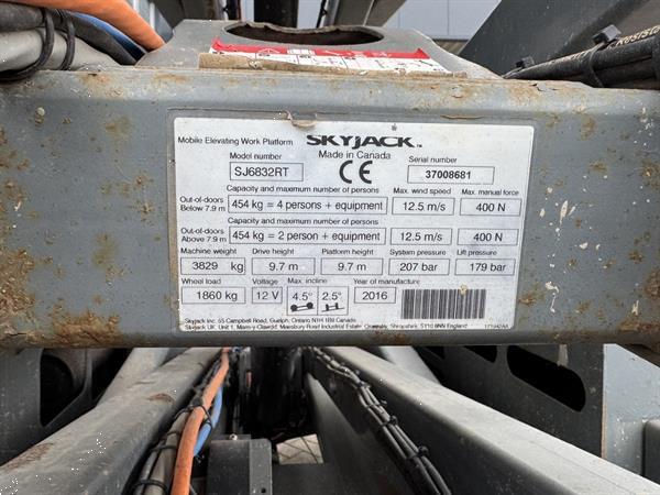 Grote foto skyjack sj 6832rt schaarhoogwerker scissor arbeitsbuhne 2016 4x4 kubota diesel 12m werkhoogte doe het zelf en verbouw hoogwerkers