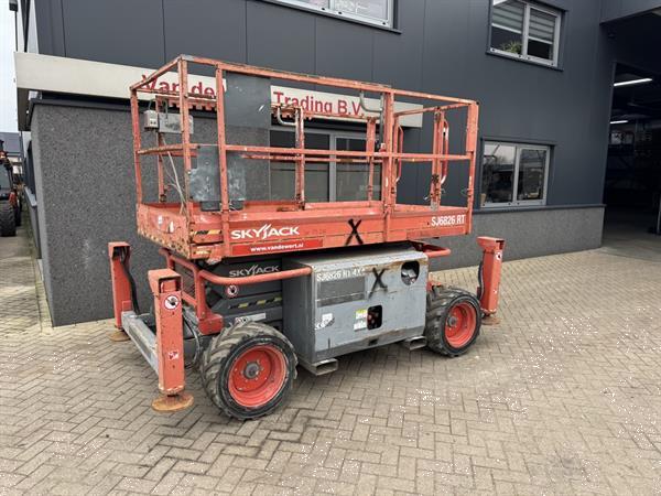 Grote foto skyjack sj 6826rt schaarhoogwerker scissor arbeitsbuhne 2015 4x4 kubota diesel 10m werkhoogte doe het zelf en verbouw hoogwerkers