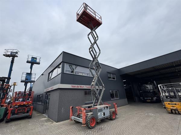 Grote foto skyjack sj 6832rt schaarhoogwerker scissor arbeitsbuhne 2015 4x4 kubota diesel 12m werkhoogte doe het zelf en verbouw hoogwerkers