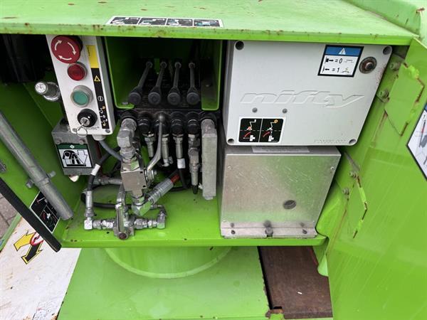 Grote foto niftylift nifty hr12nde knikarmhoogwerker arbeitsbuhne hybride kubota diesel 4x2 2015 doe het zelf en verbouw hoogwerkers