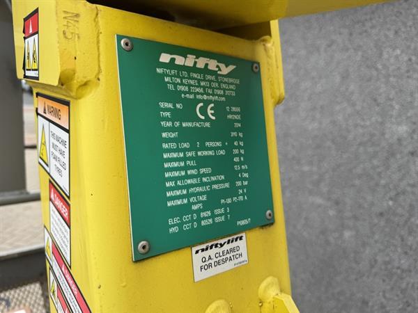 Grote foto niftylift nifty hr12nde knikarmhoogwerker arbeitsbuhne hybride kubota diesel 4x2 2014 doe het zelf en verbouw hoogwerkers