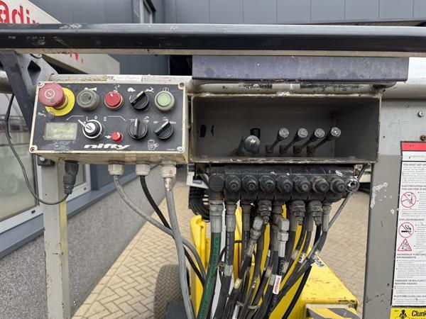 Grote foto niftylift nifty hr12nde knikarmhoogwerker arbeitsbuhne hybride kubota diesel 4x2 2014 doe het zelf en verbouw hoogwerkers