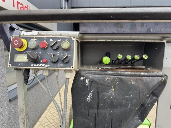 Grote foto niftylift nifty hr12nde knikarmhoogwerker arbeitsbuhne hybride kubota diesel 4x2 2015 doe het zelf en verbouw hoogwerkers