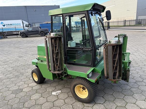 Grote foto grasmaaier tuin en terras zitmaaiers