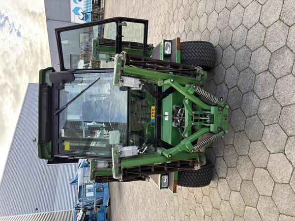 Grote foto grasmaaier tuin en terras zitmaaiers