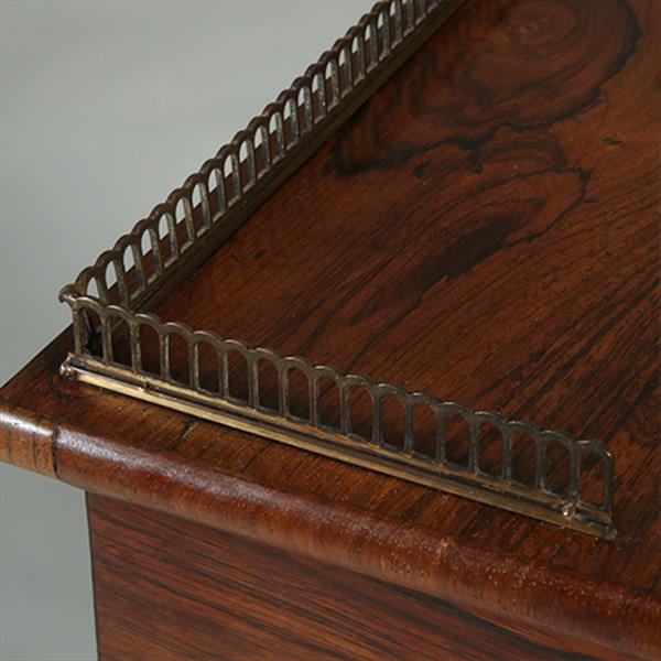 Grote foto palissander davenport met zuilen klein geheim vakje en uitklapbare inktpothouder no.351915 antiek en kunst overige in antiek gebruiksvoorwerpen