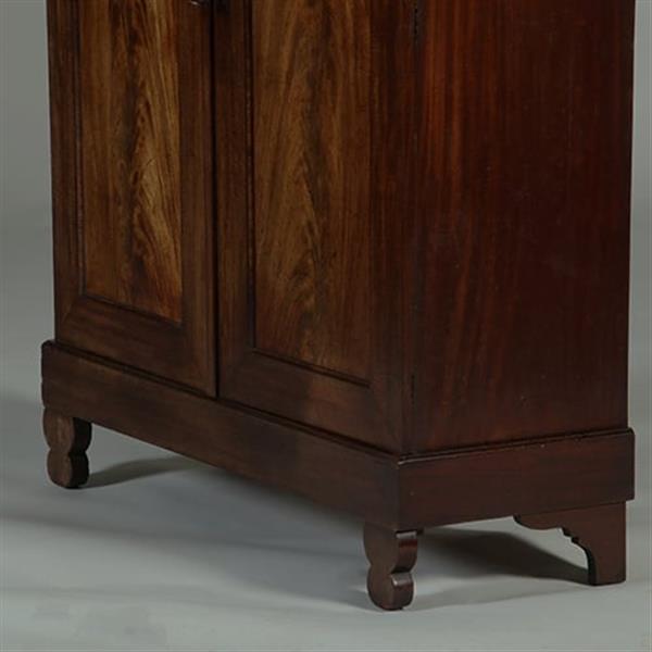 Grote foto kleine poortkast in mahonie met bloemmahonie ca 1820 met veel planken en 2 laden no.360405 antiek en kunst overige in antiek gebruiksvoorwerpen