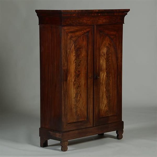 Grote foto kleine poortkast in mahonie met bloemmahonie ca 1820 met veel planken en 2 laden no.360405 antiek en kunst overige in antiek gebruiksvoorwerpen
