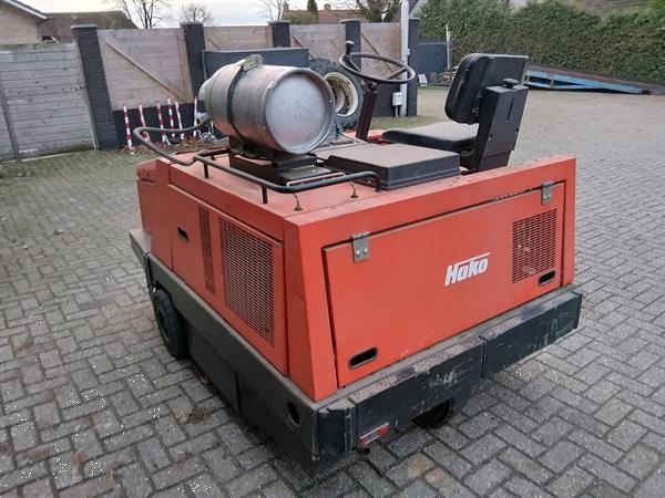 Grote foto hako jonas 1700 veegmachine agrarisch veegmachines