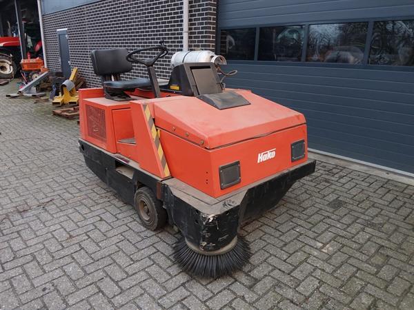 Grote foto hako jonas 1700 veegmachine agrarisch veegmachines
