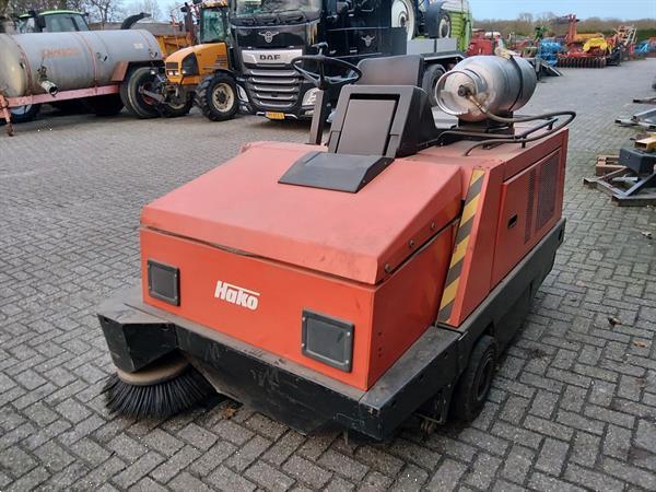 Grote foto hako jonas 1700 veegmachine agrarisch veegmachines