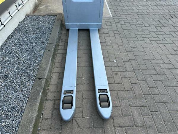 Grote foto vs 22549 elektrische palletwagen still lepels 1800mm doe het zelf en verbouw hefwerktuigen