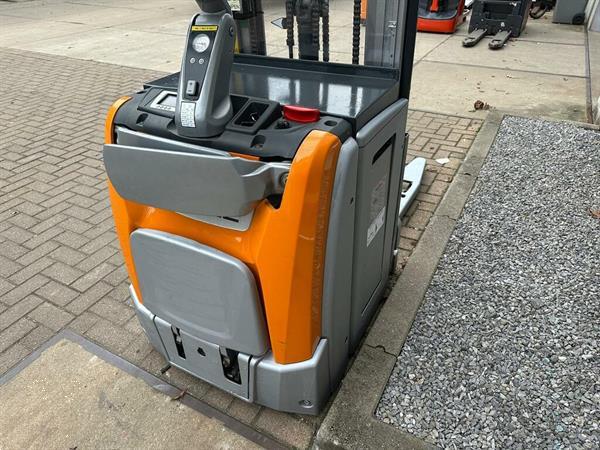 Grote foto vs 22584 elektrische triplex stapelaar still initi le lift doe het zelf en verbouw hefwerktuigen