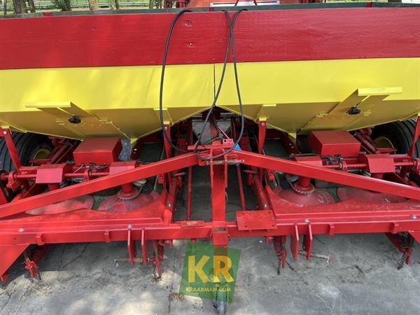 Grote foto koning pootmachine 695218 agrarisch zaaimachines