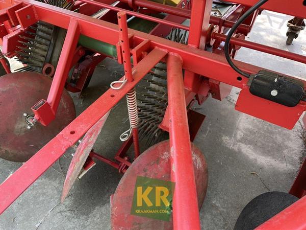 Grote foto koning pootmachine 695218 agrarisch zaaimachines