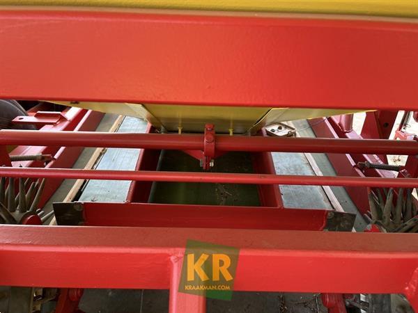 Grote foto koning pootmachine 695218 agrarisch zaaimachines