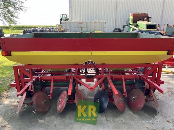Grote foto koning pootmachine 695218 agrarisch zaaimachines