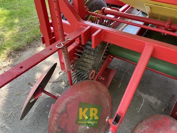 Grote foto koning pootmachine 695218 agrarisch zaaimachines
