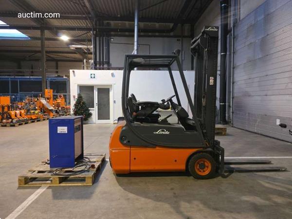 Grote foto fenwick linde e16c 02 heftruck 2003 agrarisch heftrucks