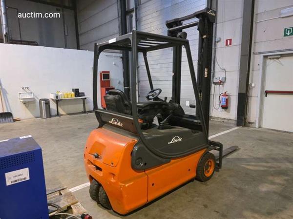 Grote foto fenwick linde e16c 02 heftruck 2003 agrarisch heftrucks