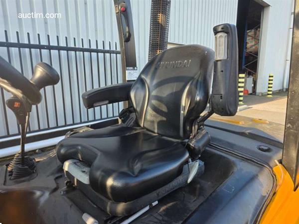 Grote foto hyundai 30d 9f heftruck 2017 agrarisch heftrucks