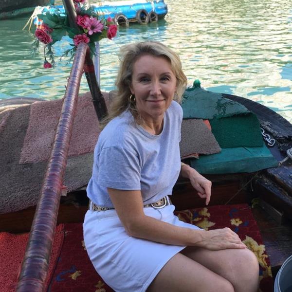 Grote foto mag ik een lekker diner voor je bereiden contacten en berichten vrouw zoekt man