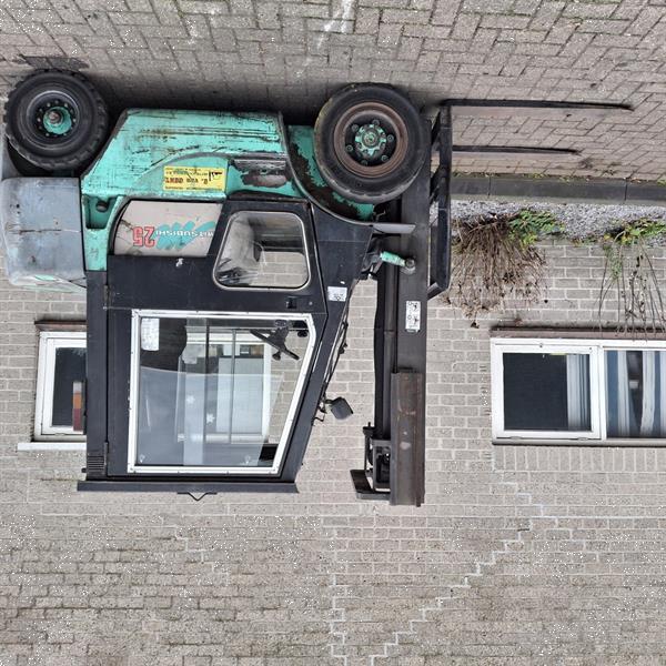 Grote foto mitsubishi fd25 diesel heftruck agrarisch heftrucks