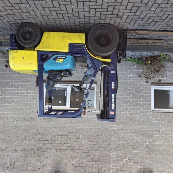 Grote foto komatsu fd30 t 14 diesel heftruck triplo shift bj2002 agrarisch heftrucks