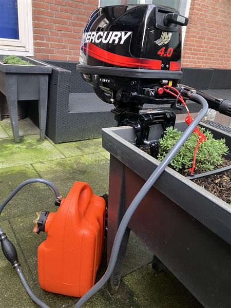 Grote foto z.g.a.n. mercury 4pk fourstroke met losse tank watersport en boten buiten en binnenboordmotoren