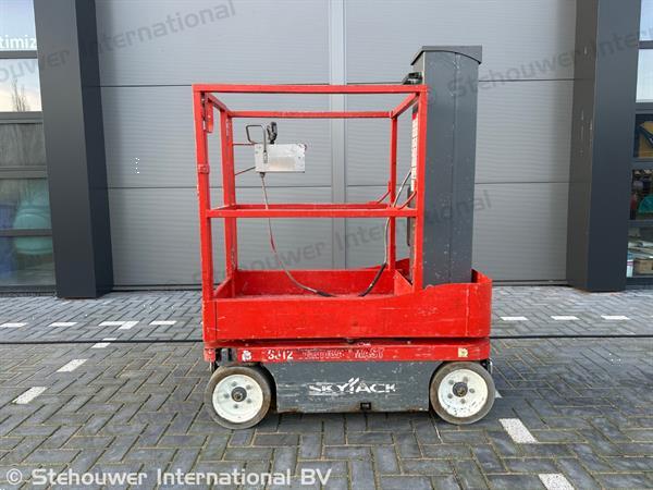 Grote foto skyjack sj12 mast hoogwerker orderpicker masthoogwerker doe het zelf en verbouw hoogwerkers