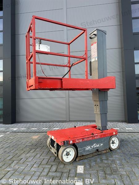 Grote foto skyjack sj12 mast hoogwerker orderpicker masthoogwerker doe het zelf en verbouw hoogwerkers