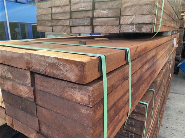 Grote foto 50x200 mm hardhout fijn bezaagd 400cm doe het zelf en verbouw hout en planken