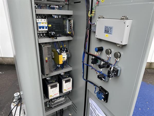 Grote foto youngsunpack europe dewitt wp1 2000ae palletwikkelaar inclusief 16 rollen net agrarisch tuinbouw