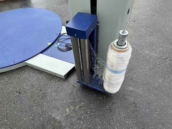 Grote foto youngsunpack europe dewitt wp1 2000ae palletwikkelaar inclusief 16 rollen net agrarisch tuinbouw