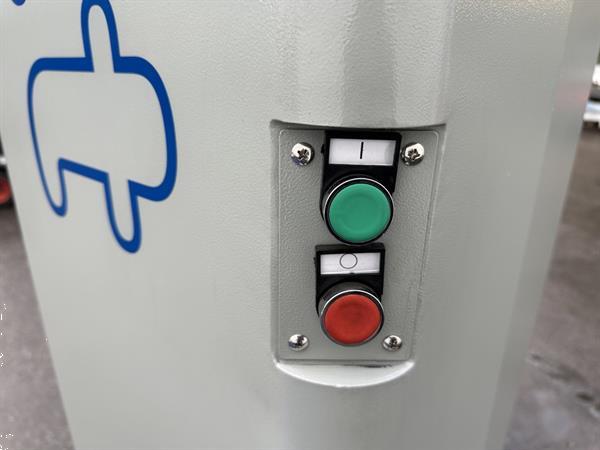 Grote foto youngsunpack europe dewitt wp1 2000ae palletwikkelaar inclusief 16 rollen net agrarisch tuinbouw