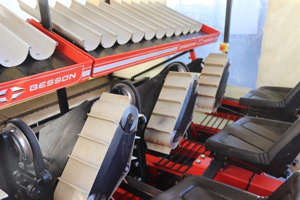 Grote foto gregoire besson cemag 934 4rgs preiplantmachine 4 rijen agrarisch zaaimachines