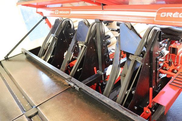 Grote foto gregoire besson cemag 934 4rgs preiplantmachine 4 rijen agrarisch zaaimachines