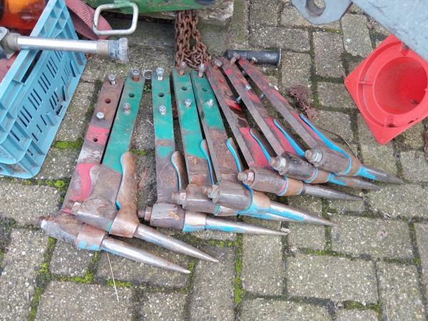 Grote foto kverneland 4 schaar ploeg met vorenpakker en woelers agrarisch ploegen