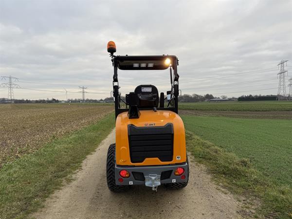 Grote foto giant g2700 x tra hd minishovel 2025 demo 89 uur agrarisch shovels