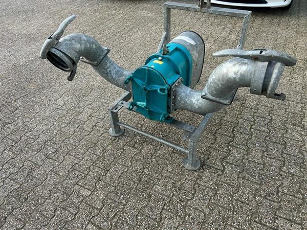 Grote foto b rger fl518 agrarisch mestpompen