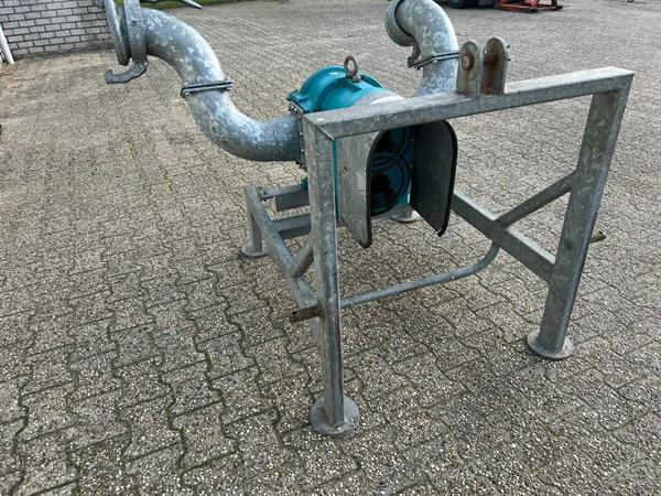 Grote foto b rger fl518 agrarisch mestpompen