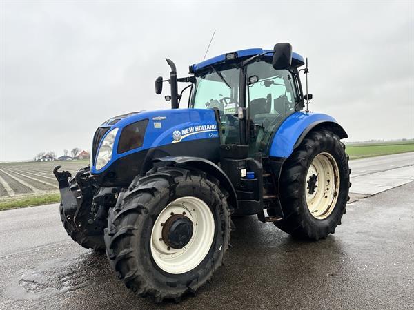 Grote foto new holland t7.210 agrarisch tractoren